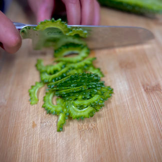 ゴーヤを等間隔で切る