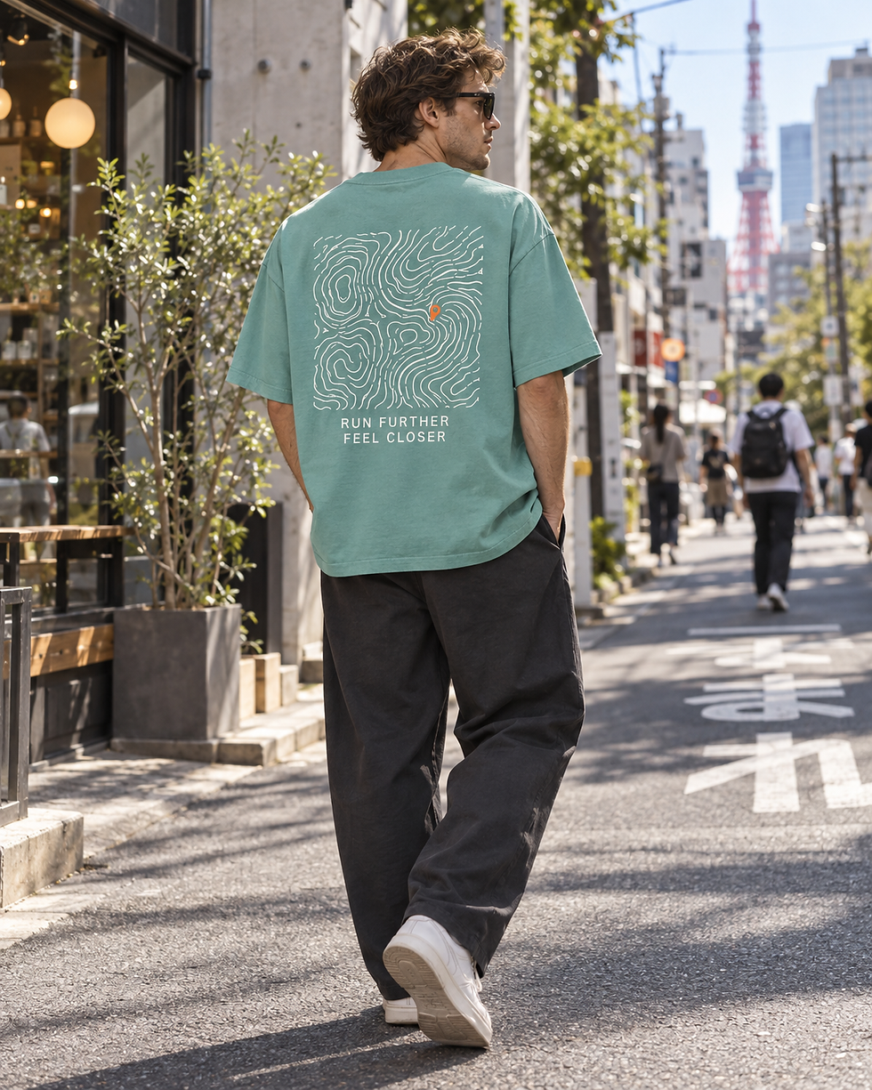 サムネイル： Run Further Feel Closer Unisex T-Shirt – Heavyweight Organic Cotton