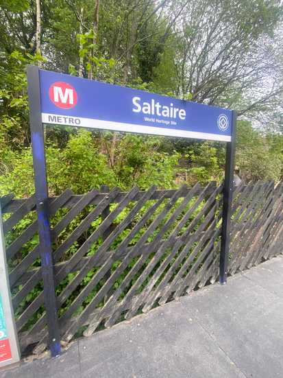 Saltaire Stationの看板