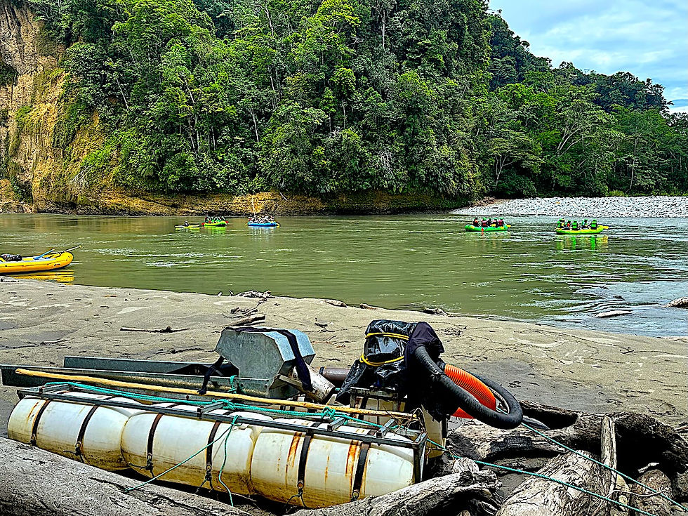 Una de las 35 dragas encontradas en las orillas del río Jatunyacu. Foto: Bitácora Ambiental