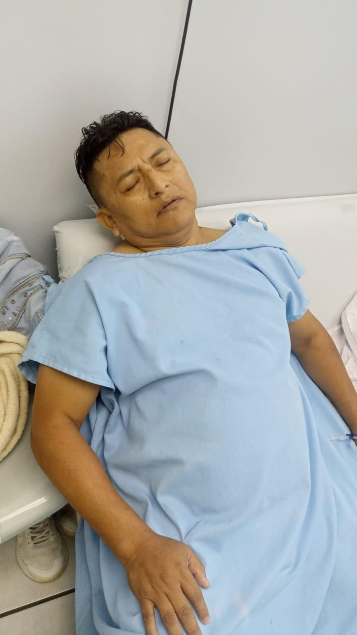 Robinson, recuperándose en una casa de salud, tras las agresiones físicas recibidas.