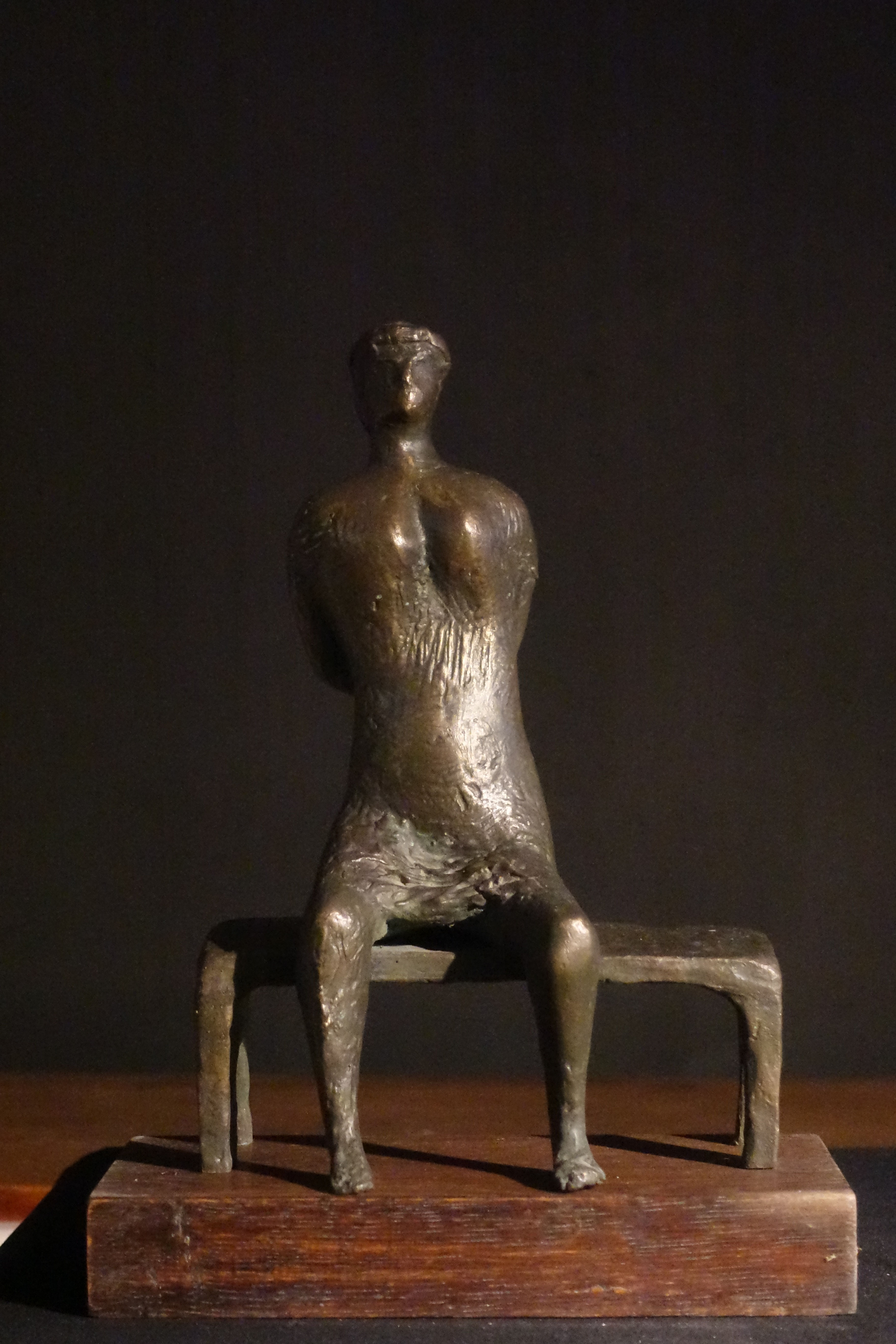 9. Slavko Krajnc: Sedeča ženska