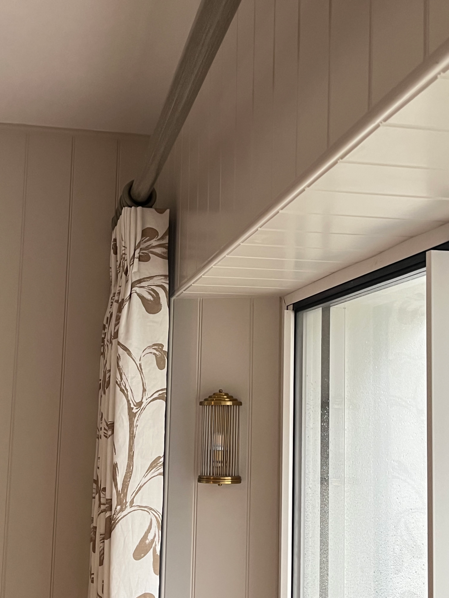 Curtain stack