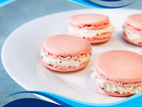 Macarons de queso de cabra con nuez.