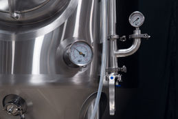 5bbl Fermenter Unitank CIP Arm Ultimate Brew Service.jpg