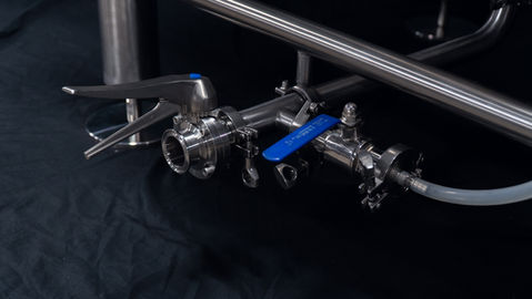 15bbl Fermenter Unitank Drain Port Ultimate Brew Service.jpg