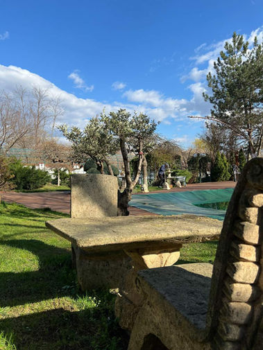 Masa de piatra pentru gradina Bucuresti | Piqet Garden