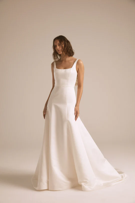 NouvelleAmsale_Bridal_CODA_R400S_DuchessSatin_U-Neck_TwistedBowWatteau_HighFit-to-FlareGow