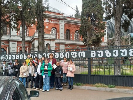  ჩვენი სკოლის უმცროსკლასელები აბრეშუმის მუზეუმს ეწვივნენ.