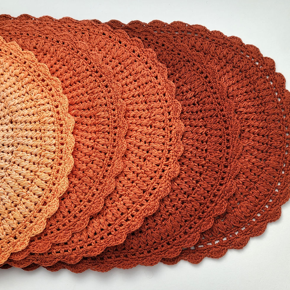 Thumbnail: Feathery Oval Placemats: Crochet pattern