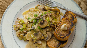 Pasta mit Porree und Pilzen