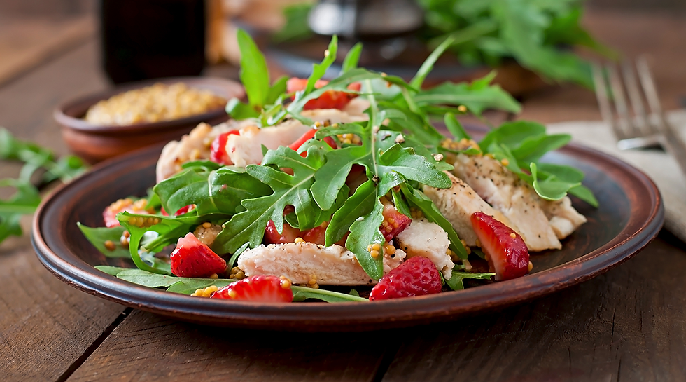 Sommersalat mit Erdbeeren