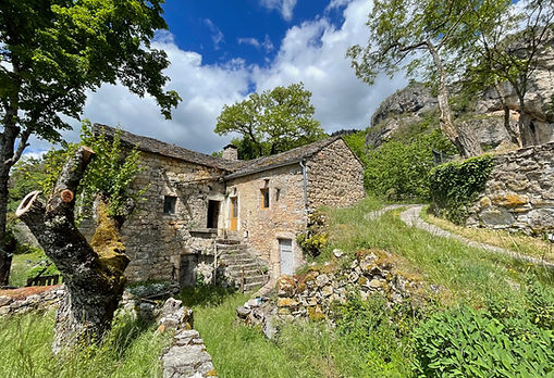 SAINT - VERAN - Maison de village - 73 m²