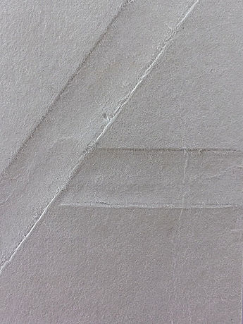 Logo und Art Installation in einem. Als übergroßes A auf eine Wand im Café Atlas dargestellt als künstlerisch graphisches Relief.