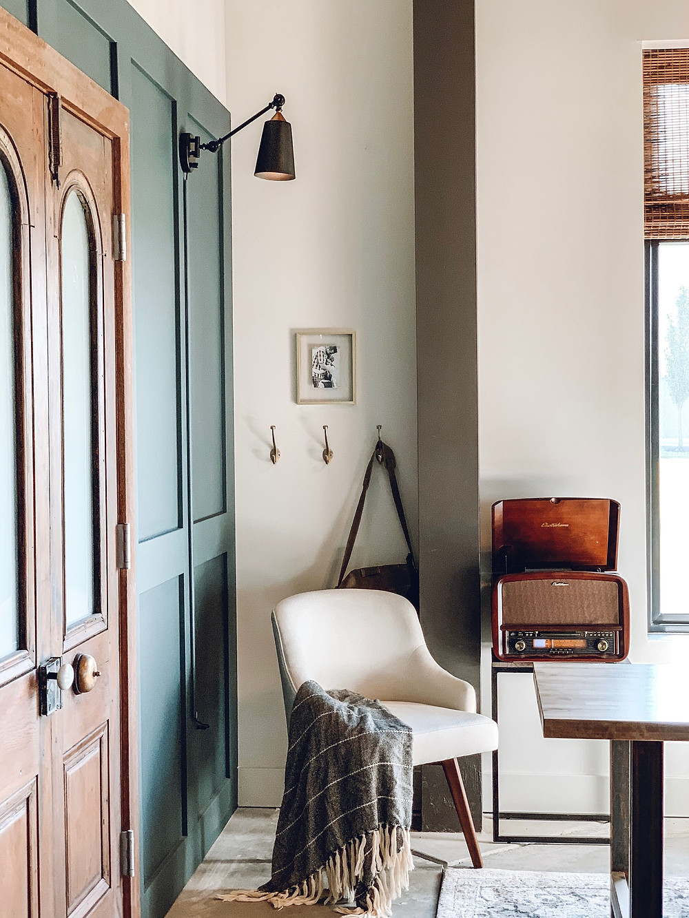 apartment therapy, behr midnight in NY, the simple farmhouse, simple farmhouse, the town church delaware, office makeover, industrial design