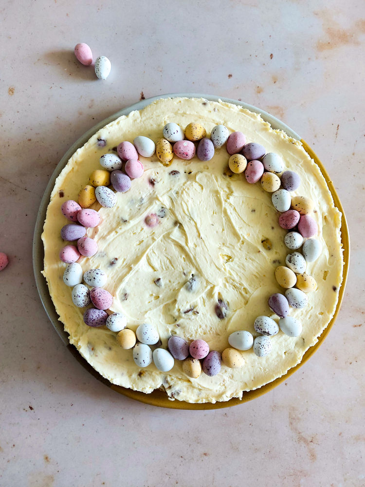 white-chocolate-mini-egg-cheesecake