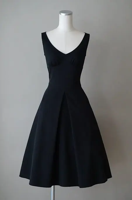 black dress.webp
