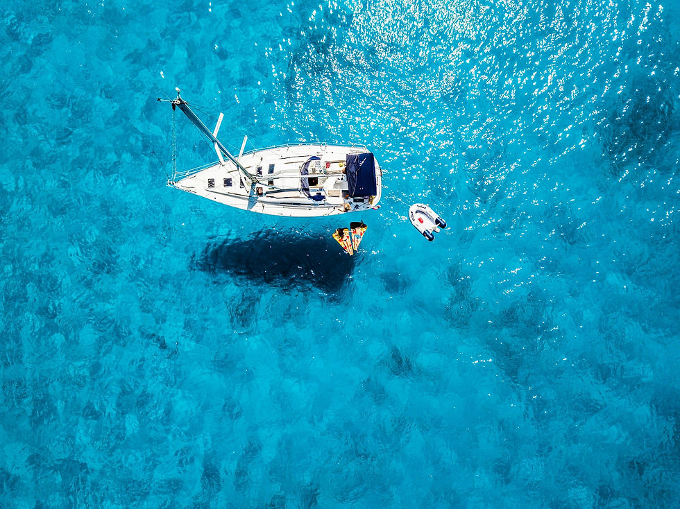 Bote en el mar en Punta Cana