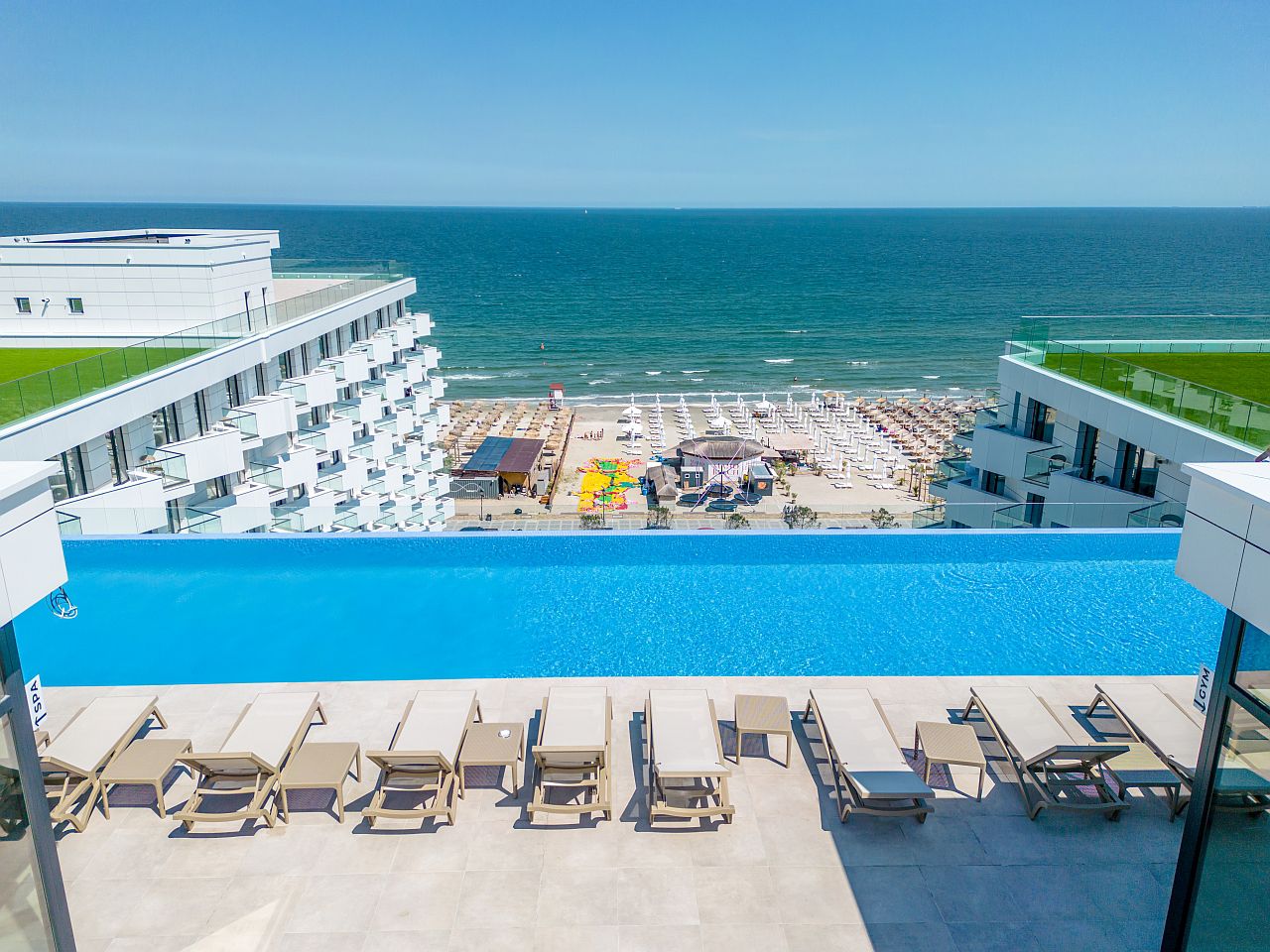 Pot găsi apartamente cu terasă și vedere la mare în Mamaia Nord?