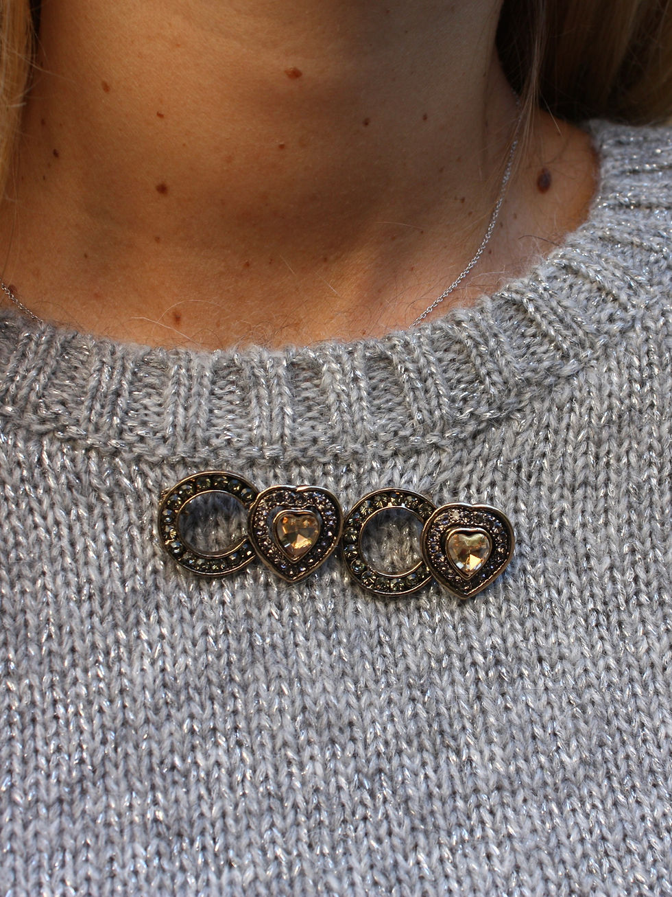 Broche pedreria Coco