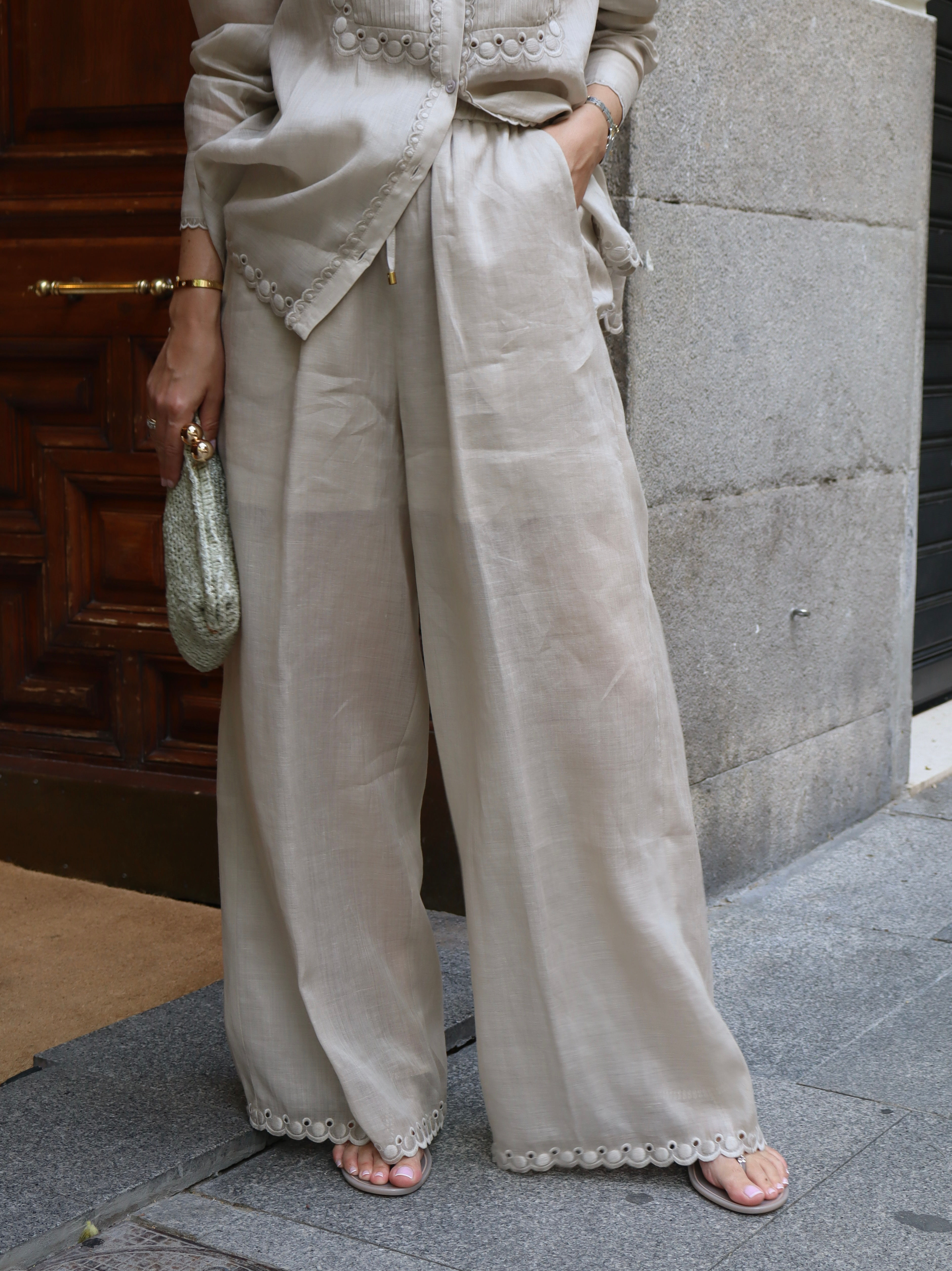 Pantalón lino entredós topo
