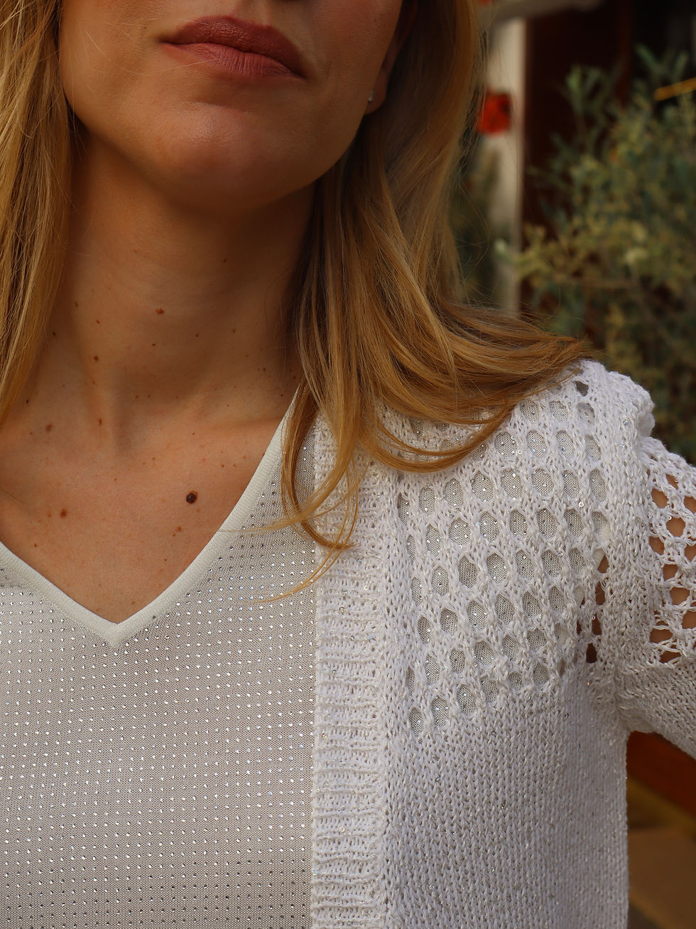 Thumbnail: Chaqueta calada blanca