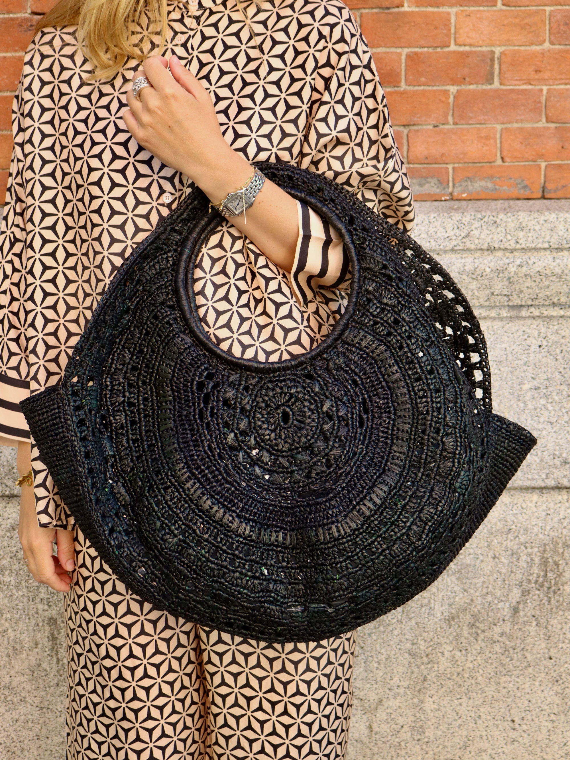 Bolso rafia redondo negro