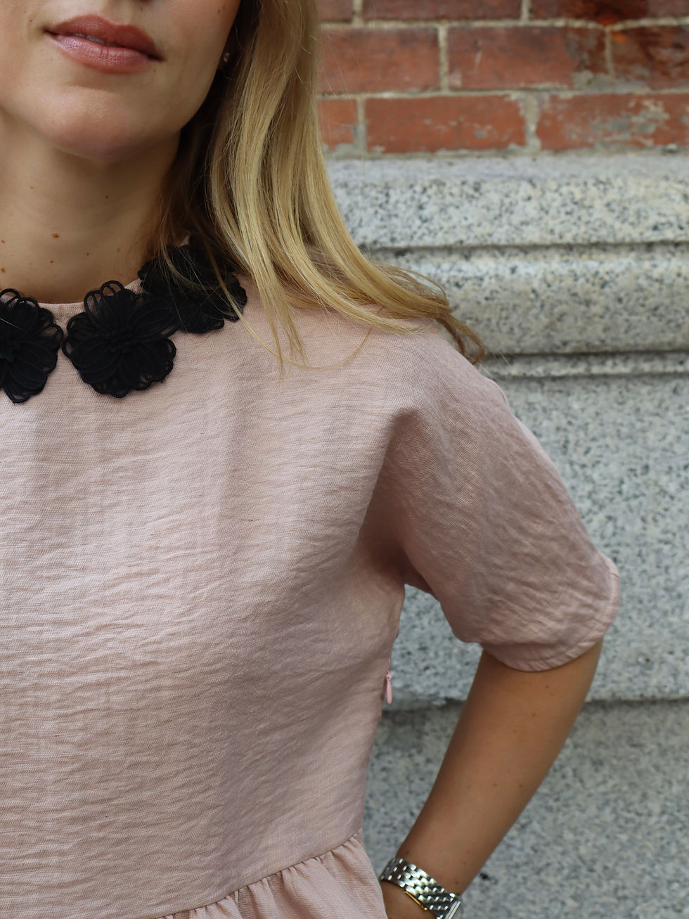 Miniatura: Cuerpo cuello flores rosa