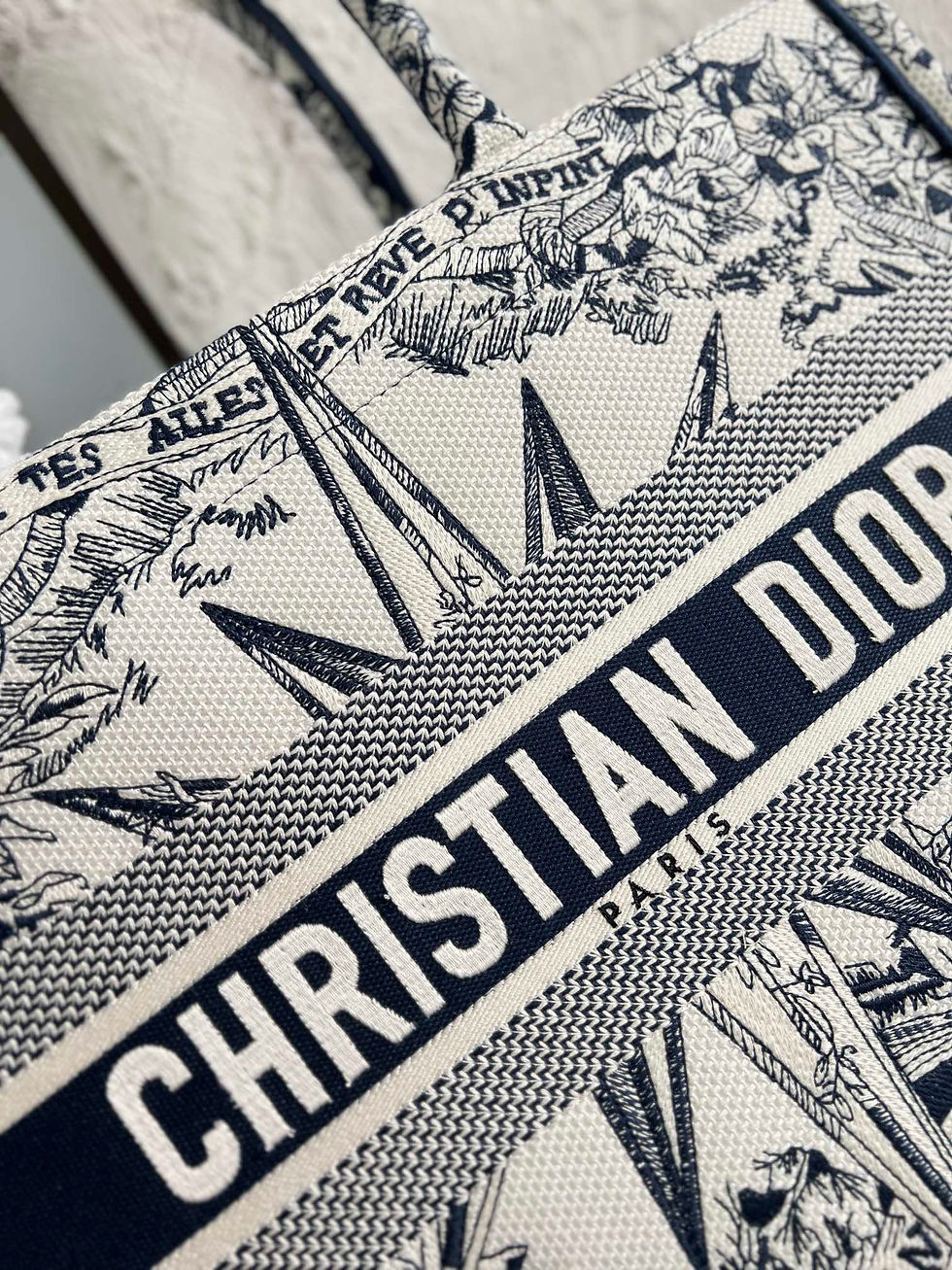 Thumbnail: Dior Book Tote star flower white