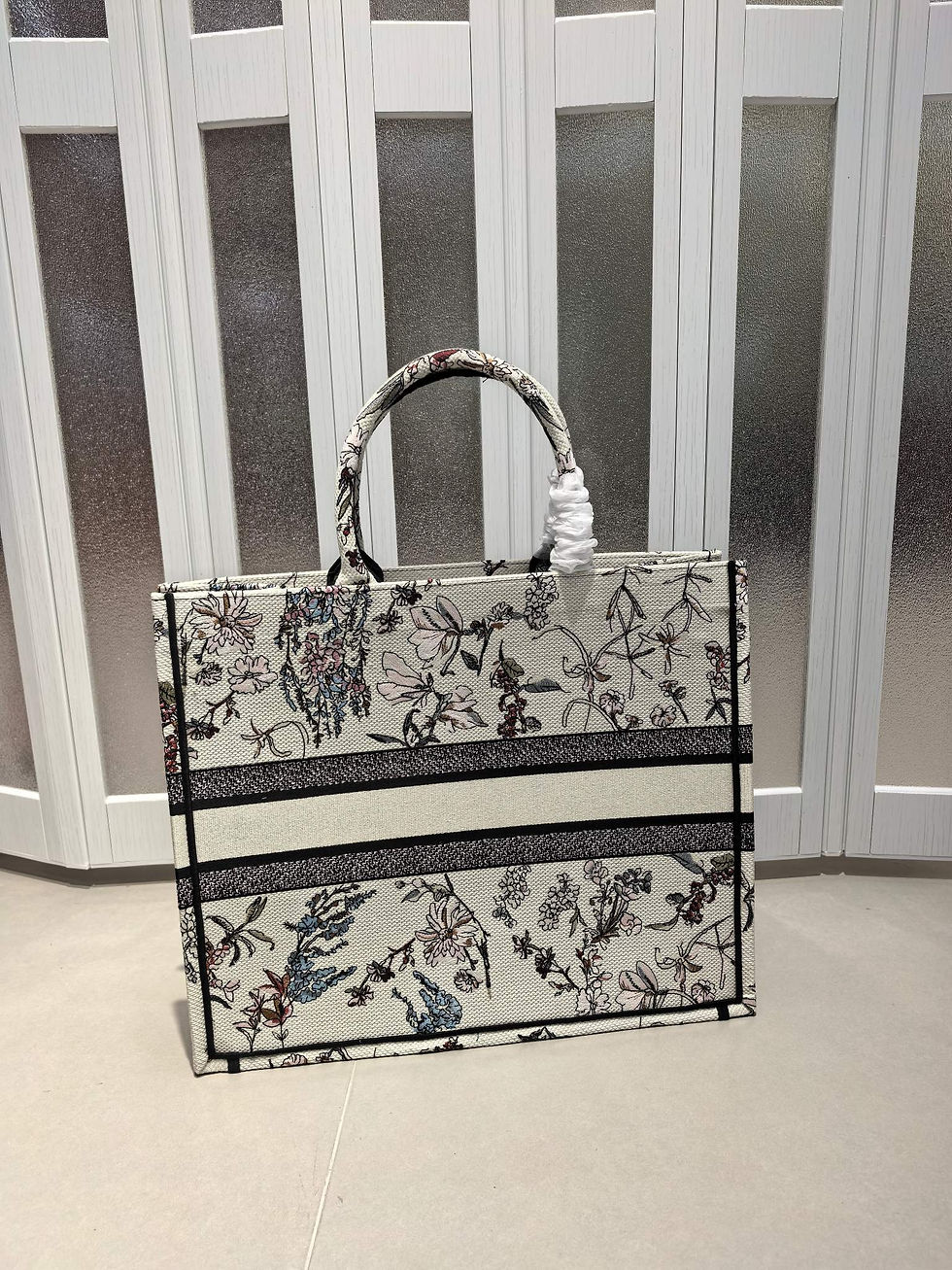 Thumbnail: Dior Book Tote Flower3
