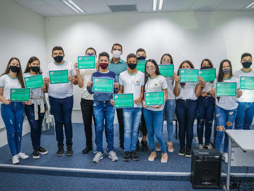 Prefeitura de Caruaru entrega premiação aos alunos vencedores do Desafios em Rede