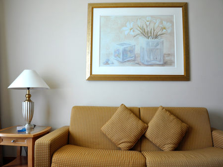 Quick Tip: The 2 things you should NEVER have in a hotel guest room.