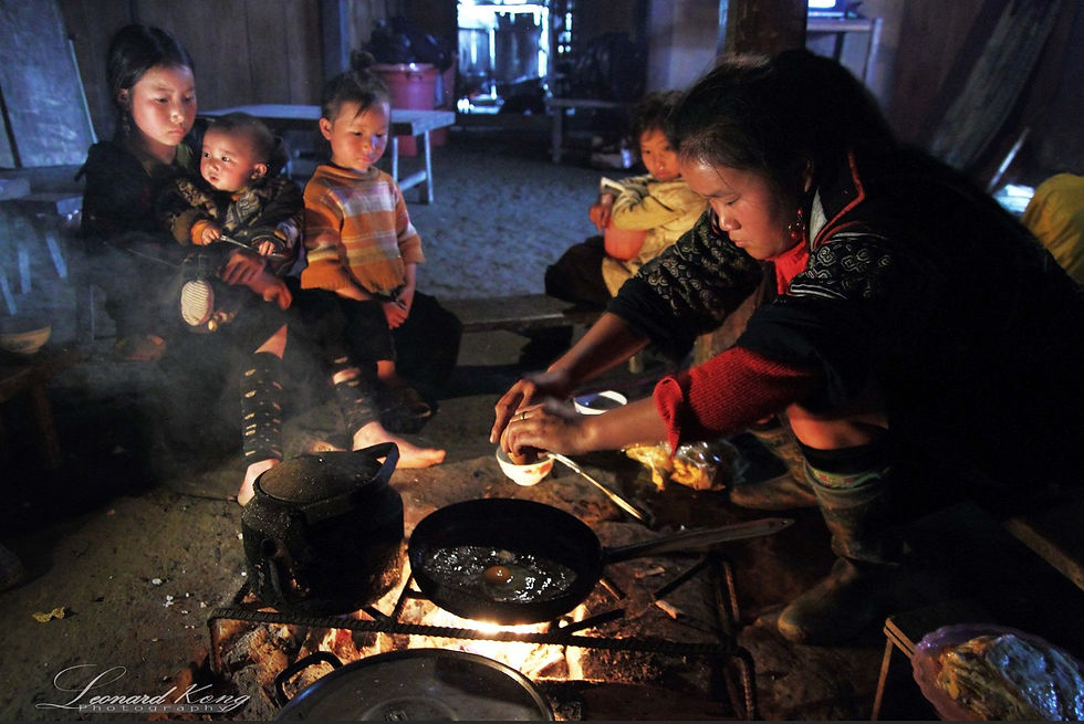During a homestay, visitors can stay with a local family, share meals with them, participate in daily activities, and learn about their culture, traditions, and crafts. This provides an authentic experience of local lifestyle and hospitality while also helping to support the community economically. Photo: LeonardKong, Flickr