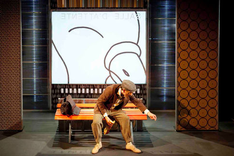 Motus et bouche cousue. Texte d'Anne-Marie Collin.
Le Petit Théâtre Loncin-Collin.