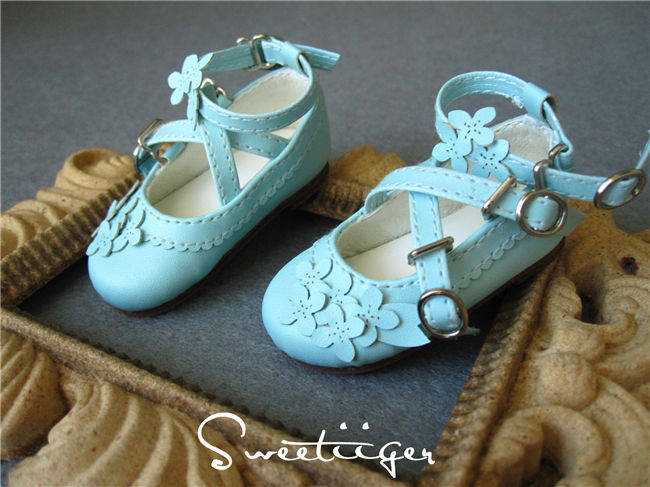 Thumbnail: 1/4 BJD elegant Lilac flower shoes
