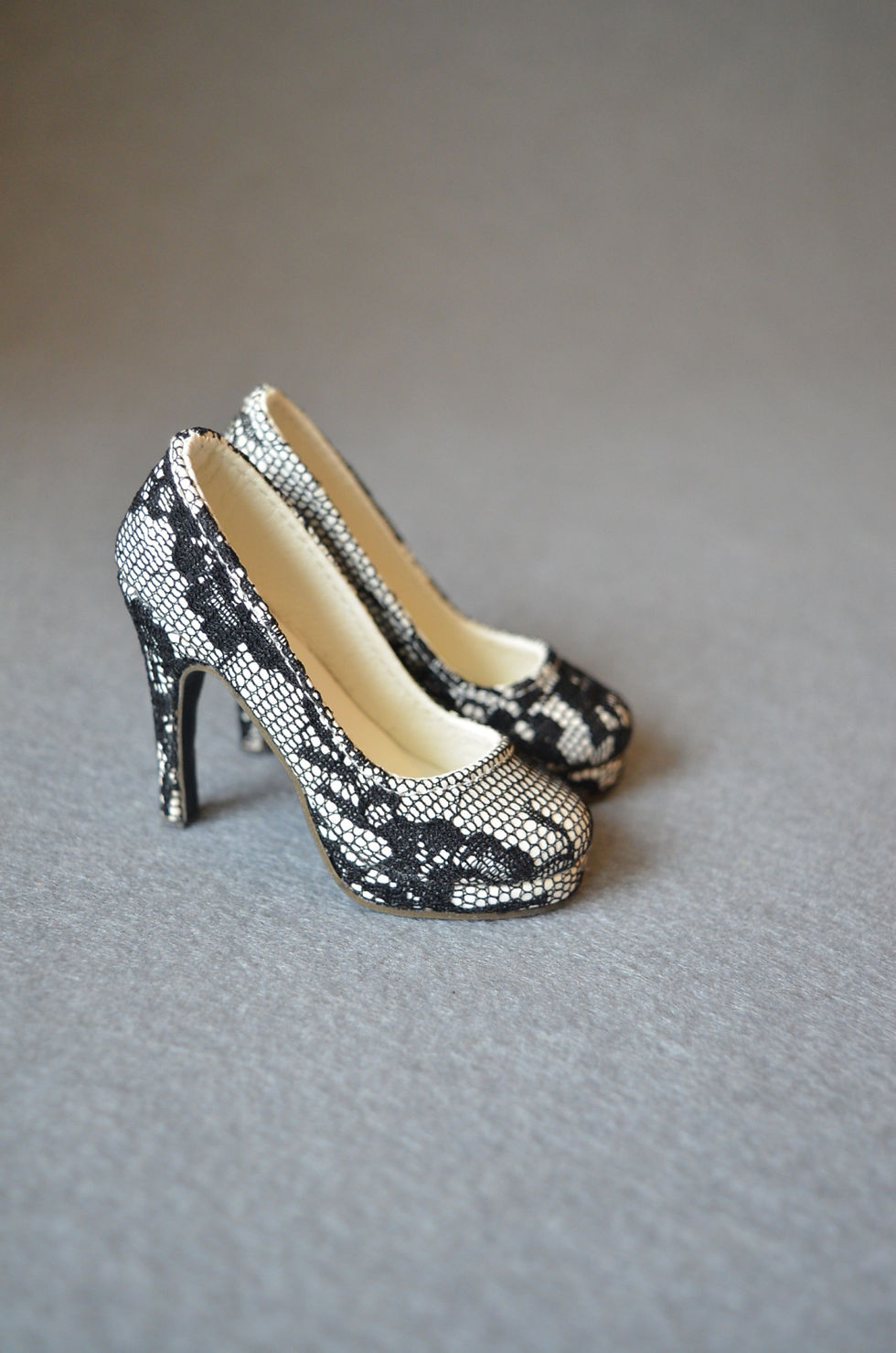 Thumbnail: 1/3 BJD shoes classic black & white lace heels