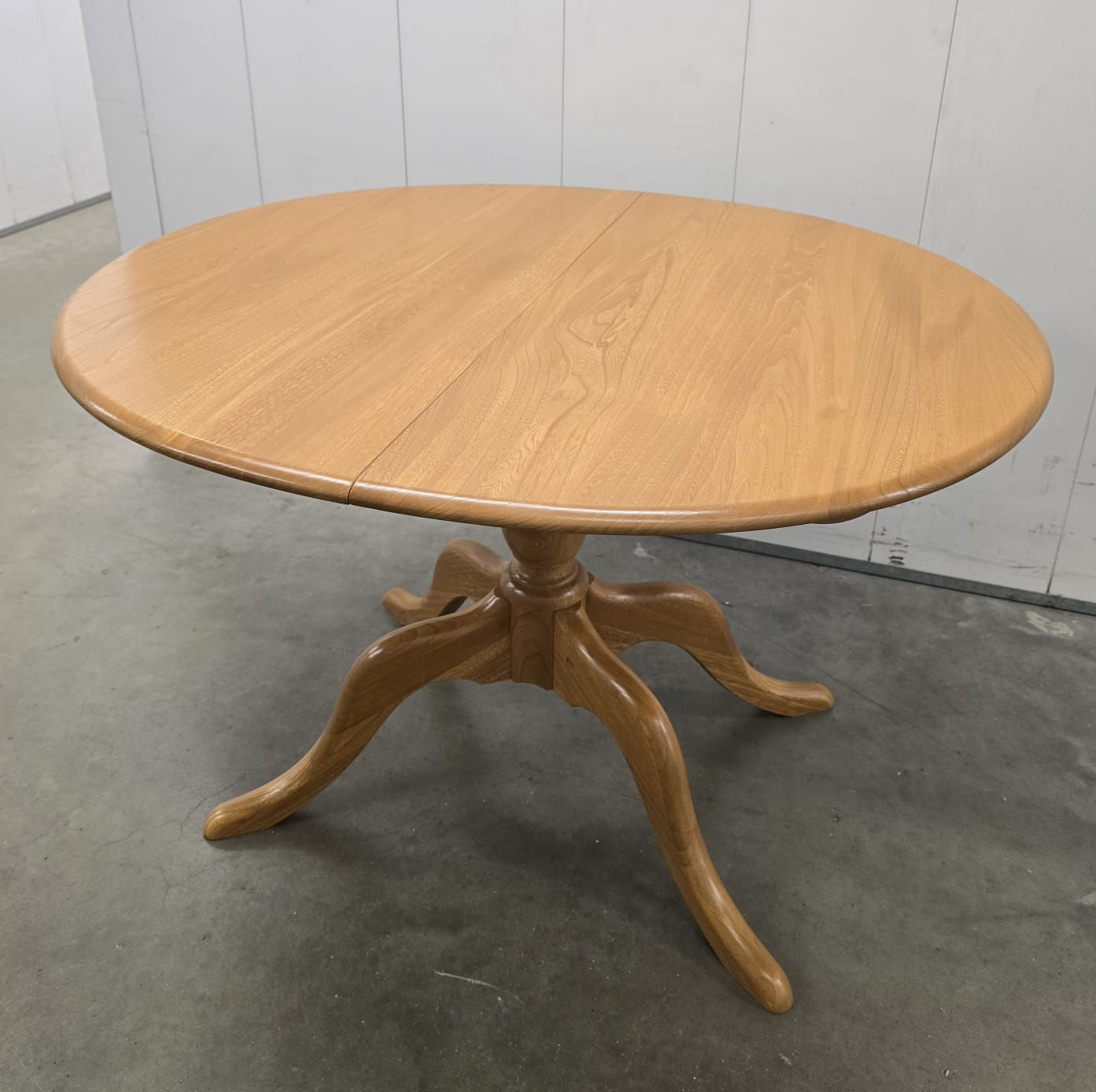 Ercol Chester Extending Dining Table