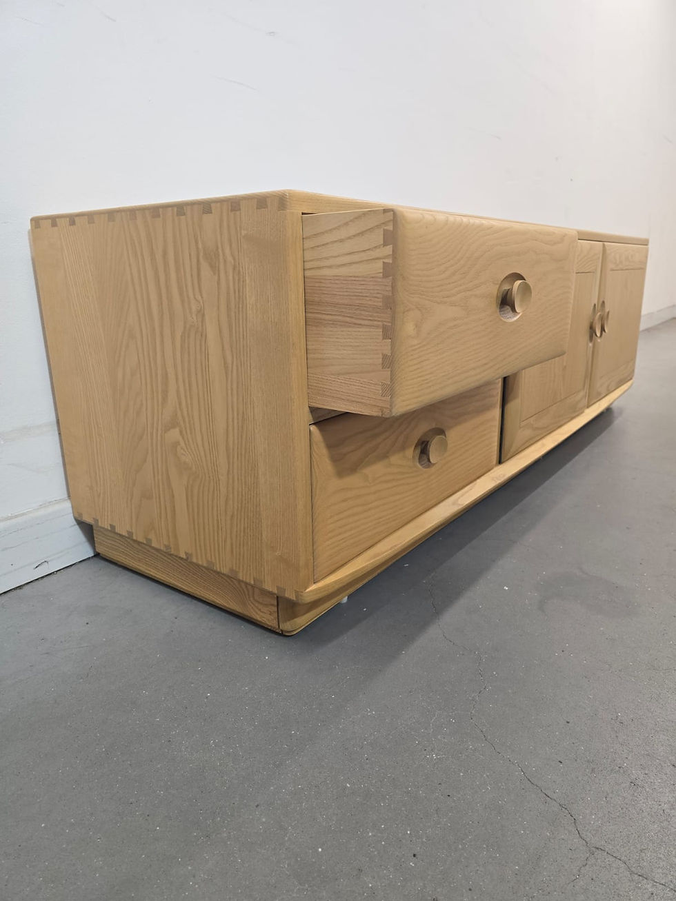 Thumbnail: Ercol Windsor Wide IR TV Unit