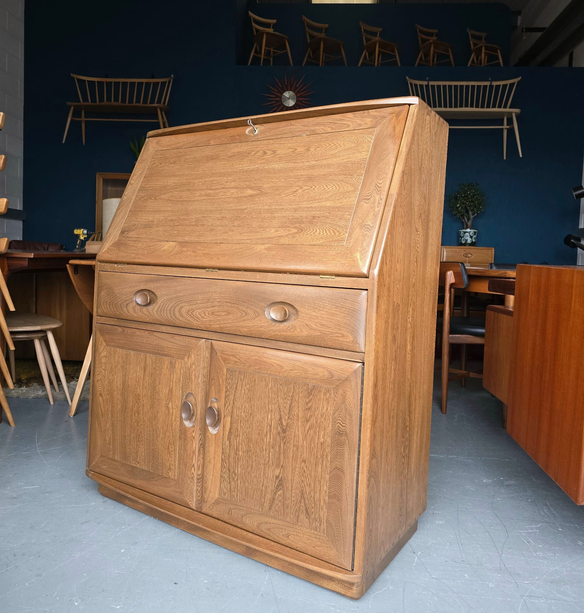 Ercol Windsor 2611B Bureau / Drinks Cabinet