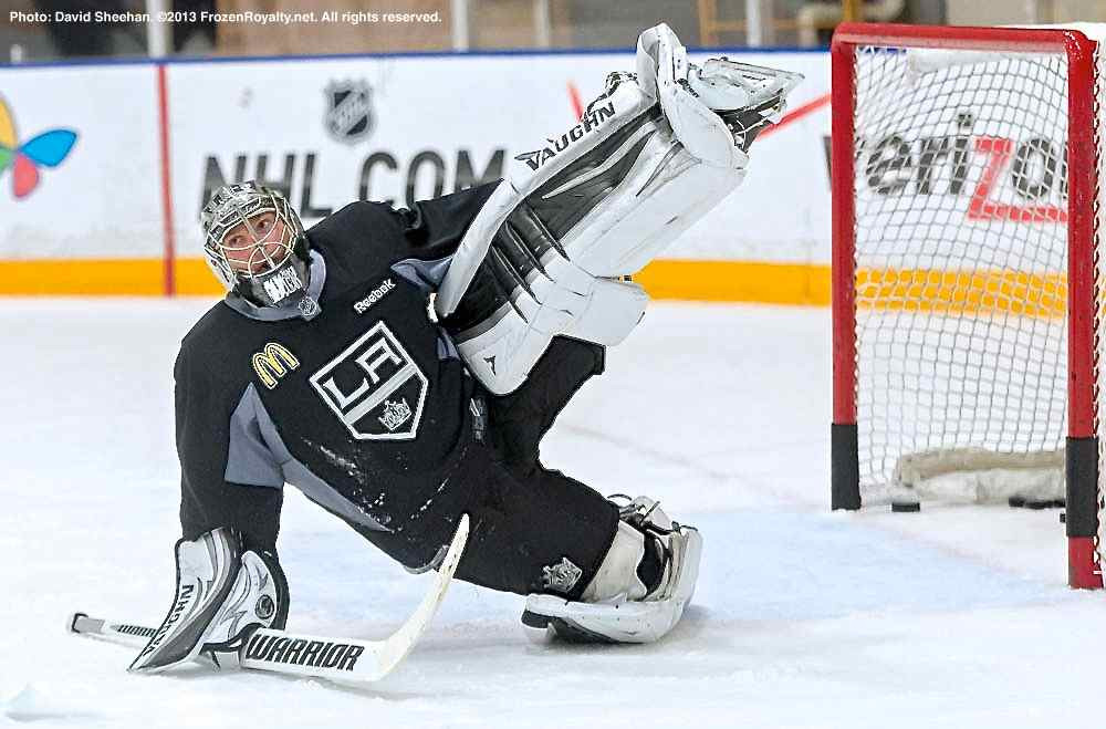 Vaughn Velocity Pro Senior Goalie Leg Pads
