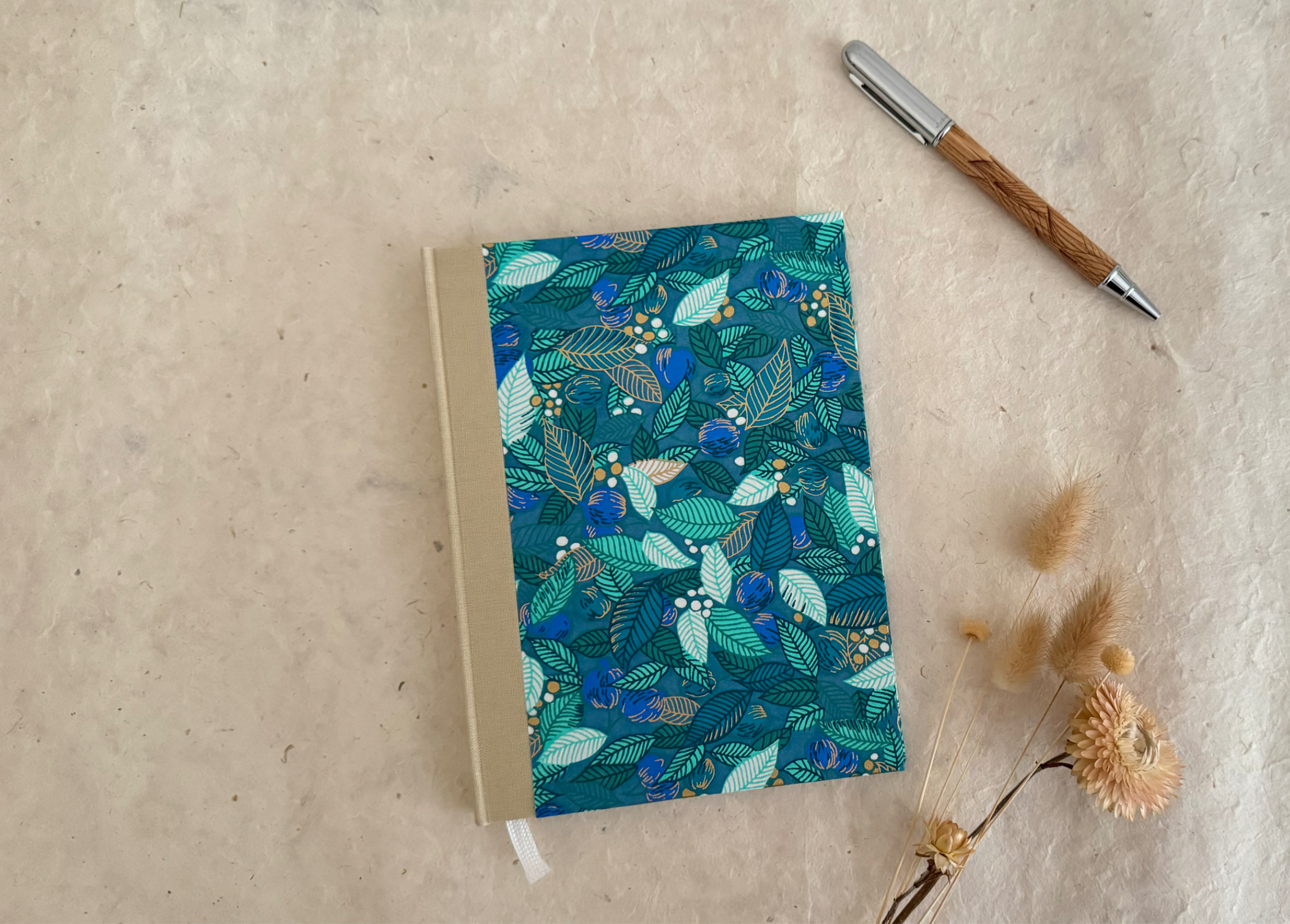 Carnet de notes moyen feuilles vertes