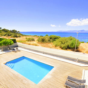 Luxury Villa in front line (for sale)                  