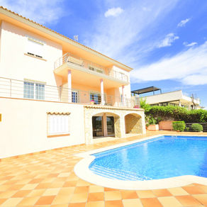 Luxury Villa in Bendinat (for sell)                  