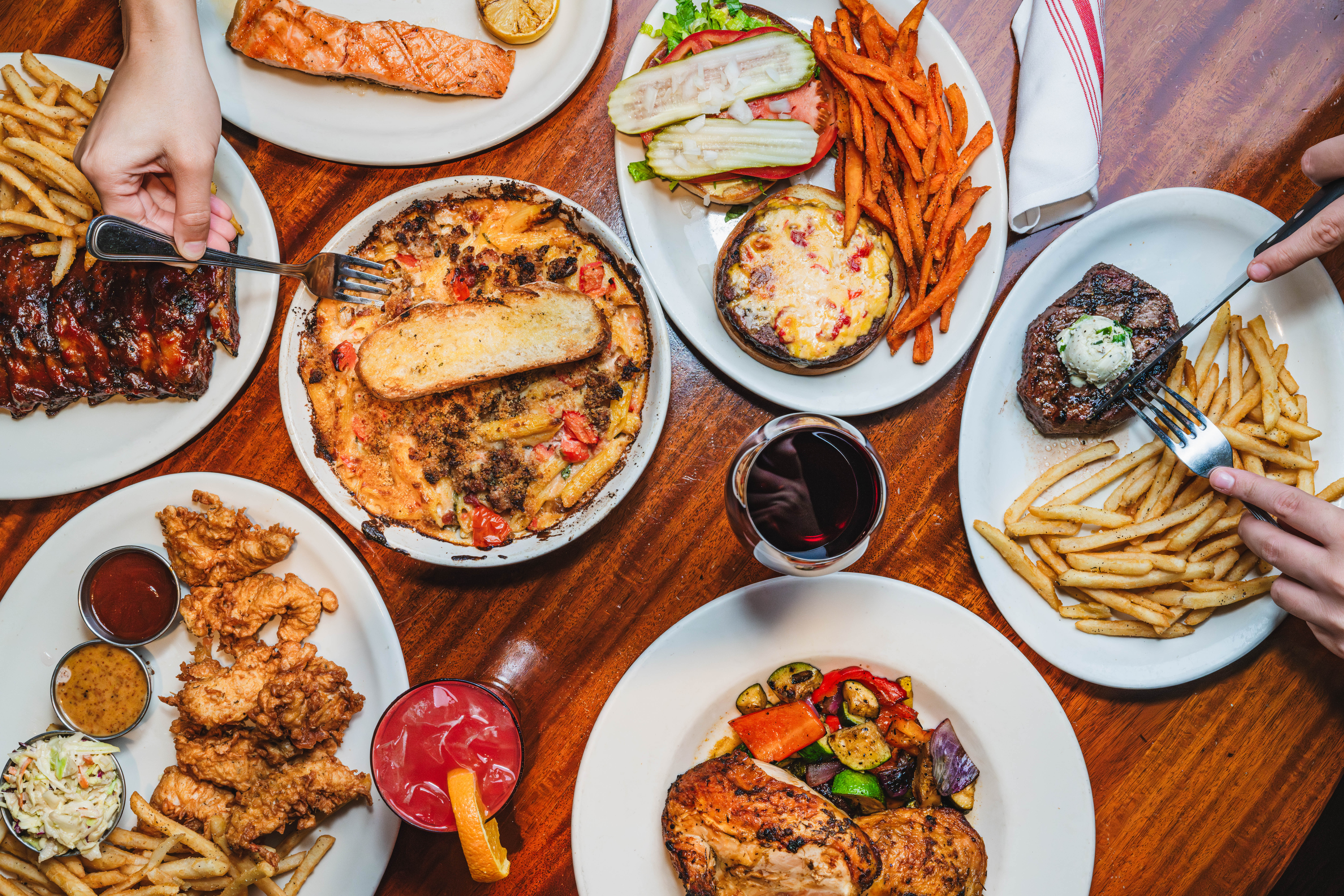 Harper's Café — restaurant source photo