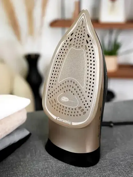 Прев'ю: Парова праска MOZANO 3200W