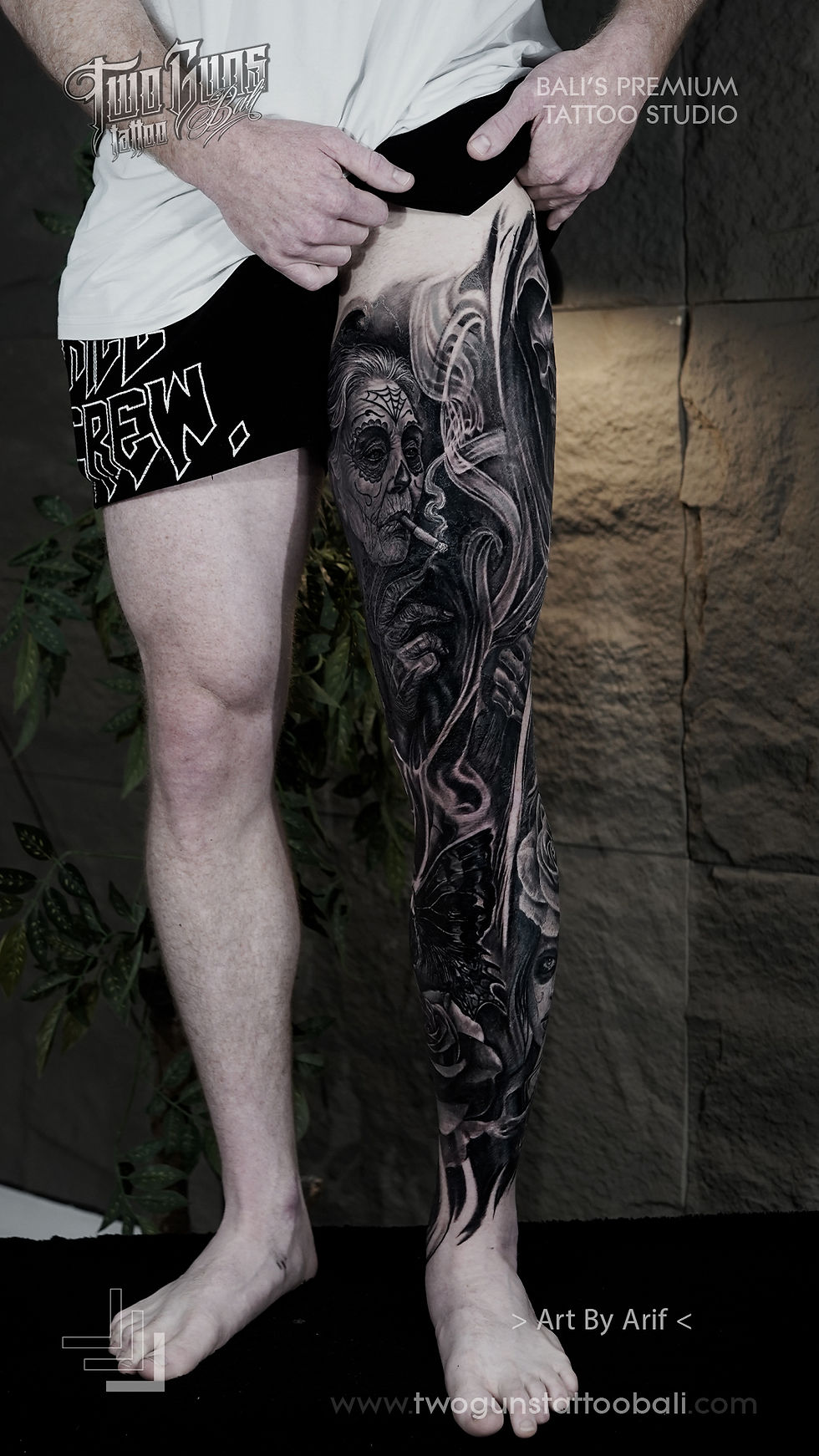Black-and-Grey-Realistic-Full-Tattoo