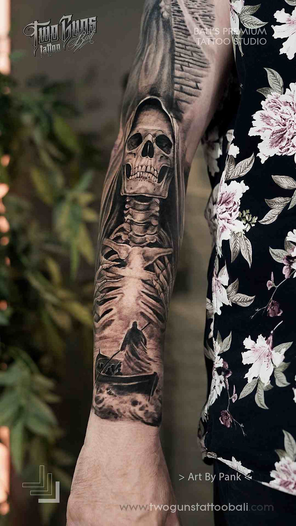 Black and Grey-Realistic-Darkside-Skull-Tattoo