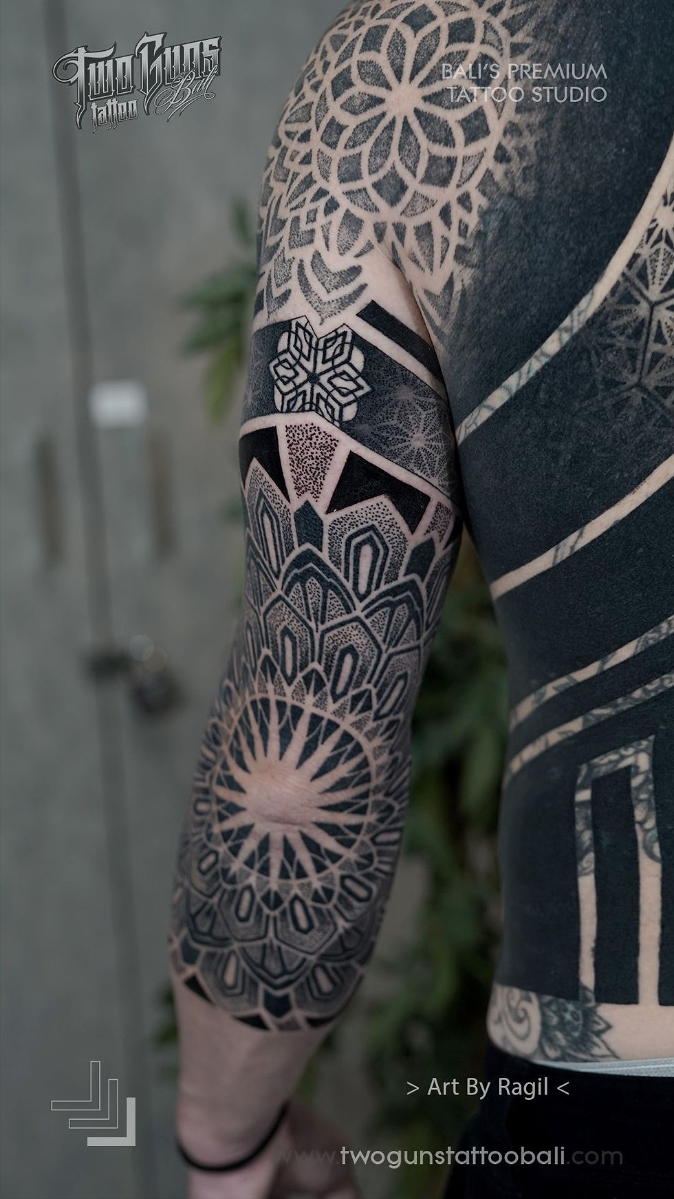 Geometry-Mandala-Ornament-Tattoos-In-Bali