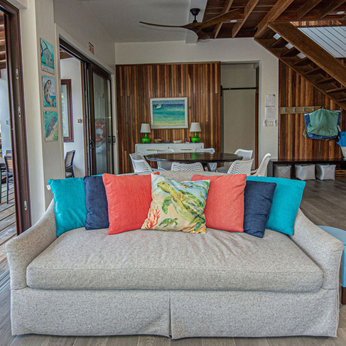 Indoor Outdoor living. Open the sliding doors to enjoy the tropical breezes.