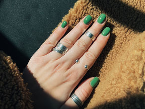 Accessorising Your Outfit... the Sustainable Way.
